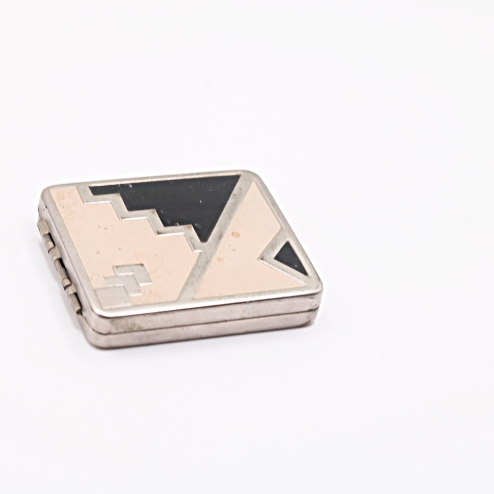 1930's art deco makeup compact with rouge and powder not used